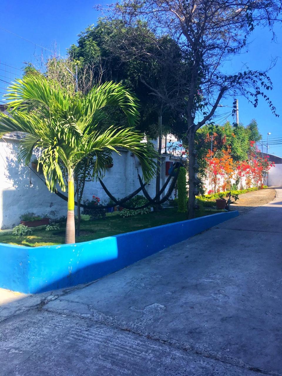 Hostal Albatros Manta Esterno foto