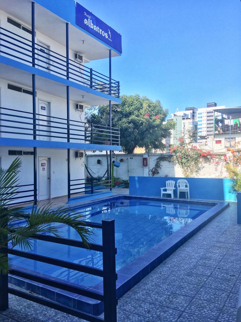 Hostal Albatros Manta Esterno foto