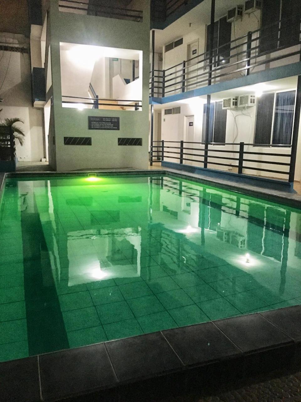 Hostal Albatros Manta Esterno foto